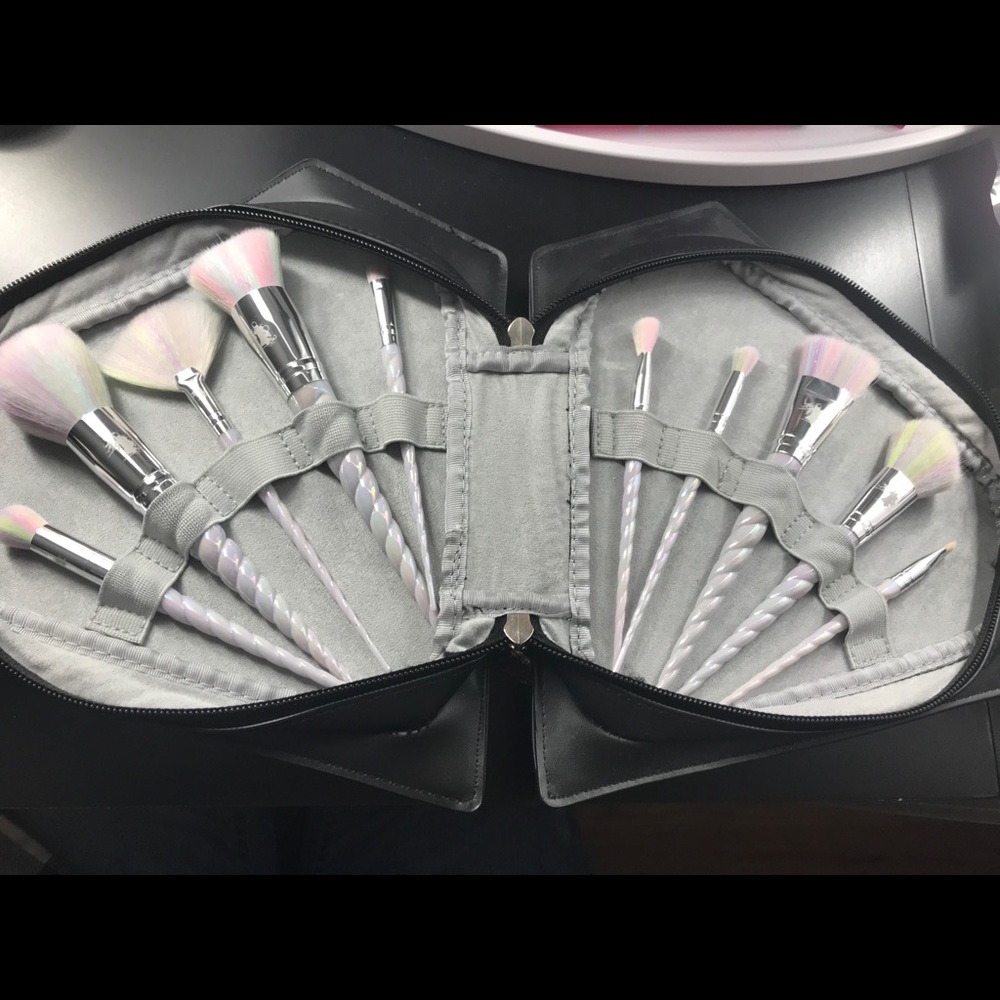 Authentic Unicorn Cosmetics Unicorn Brush Set